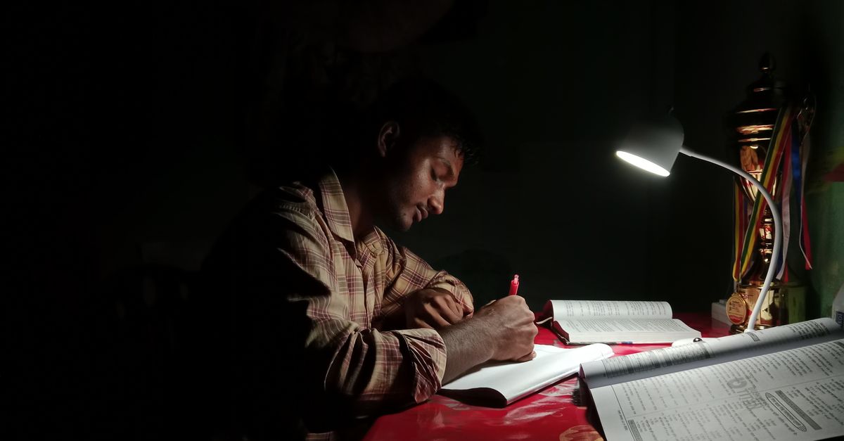 Estudiar de mañana o de madrugada: cómo decidir
